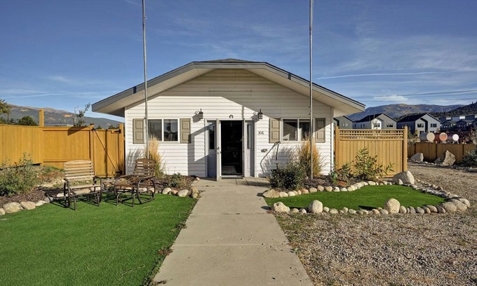 Buena Vista House | Walk to Downtown, Hiking Trails & the Arkansas River