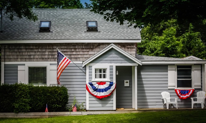 Falmouth Heights House | Walk to Falmouth Heights Beach
