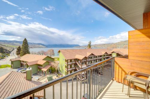 Chelan Apartment | Walk to Lake Chelan Top-Level Waterfront Condo
