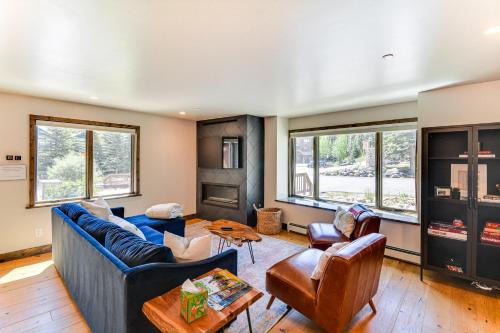 Four O'Clock Apartment | Walk to Main St Ski-InandSki-Out Breckenridge Condo