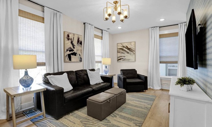 Midtown Apartment | Walk to Memphis Nightlife | 100 Yr Old Cozy Apt