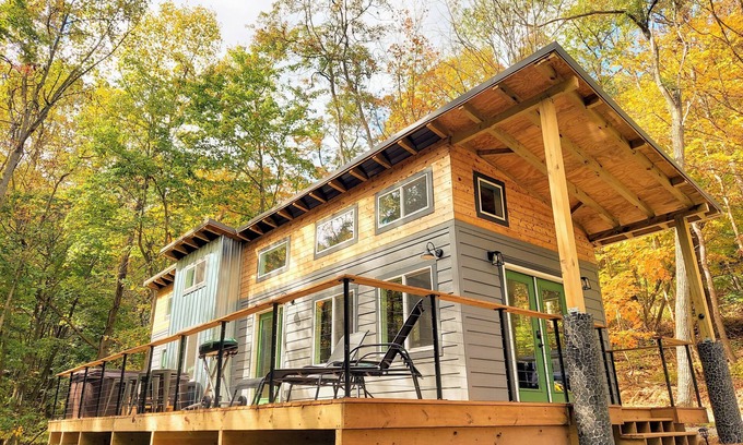 Chillicothe Cabin | Walk to State Park trails! Modern cabin surrounded by woods + hot tub + firepit