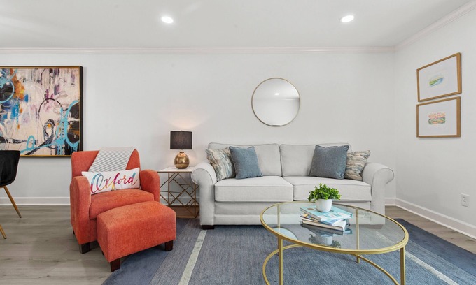 Oxford Condo | Walk to the Game: SC Weekend Available! Book Now!