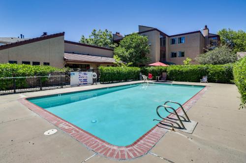 Reno/Tahoe Airport Apartment | Walk to Virginia Lake Reno Condo with Balcony!