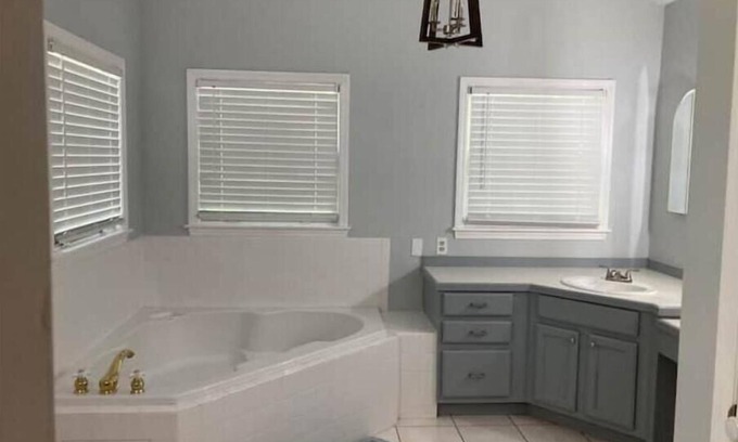 High Springs House | Walking distance to Brewery and Restaurants ⭐️⭐️⭐️⭐️⭐️