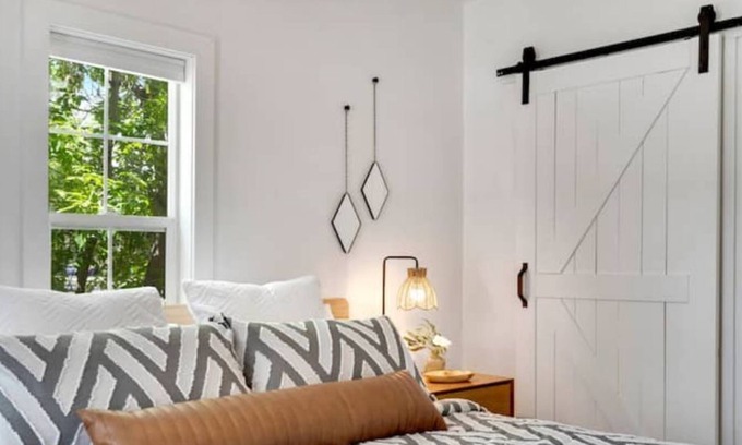 Windsor House | Walking Distance to Lake & Old Town