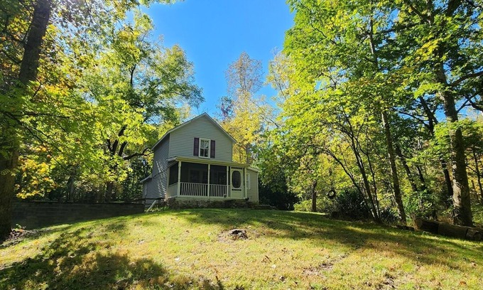 New Market House | Walnut Springs | 0 Bed, 1 Bath