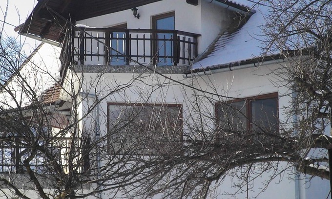 Bran Ski Chalet | Waltraud House walking distance of Bran Castle is 2,2km and 1km to ski slope