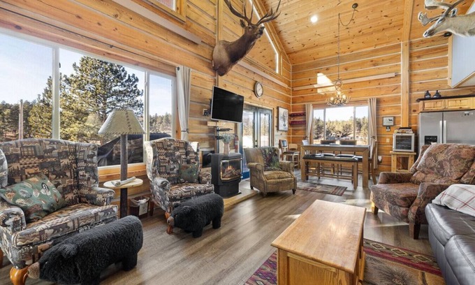 Custer Apartment | Wapiti Trail Retreat