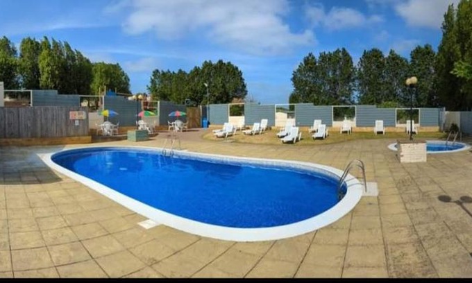 Sheerness Resort | Warden spring