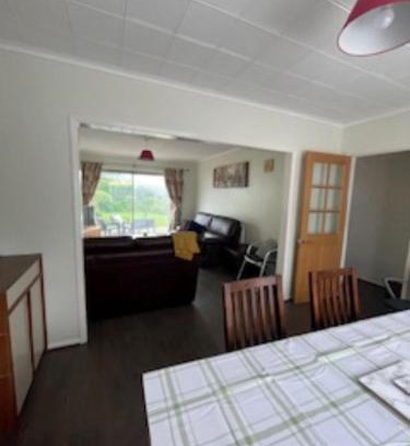 Luton House | Wardown Place - Spacious 3 Bed House available for short term or long term Rental