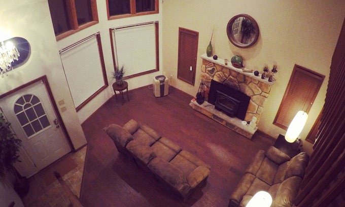 East Stroudsburg Ski Chalet | Warm And Cozy Contemporary Chalet