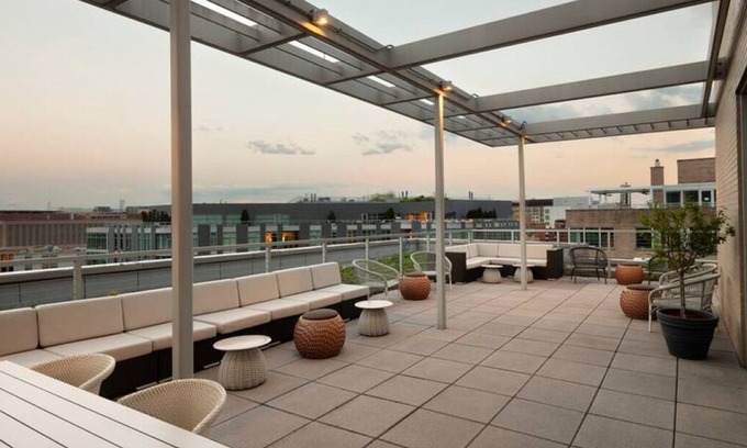 West End House | Warm and Inviting: Steps to Georgetown University | Perfect for Couple Getaway