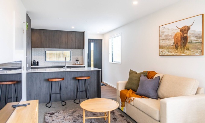 Addington House | Warm & Cozy Near Hagley Park & Court Theatre