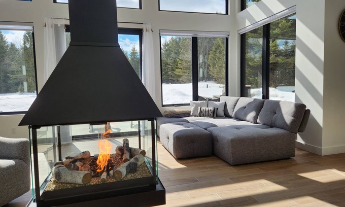 Weedon Ski Chalet | Warm, luxurious chalet with spa/massage chair