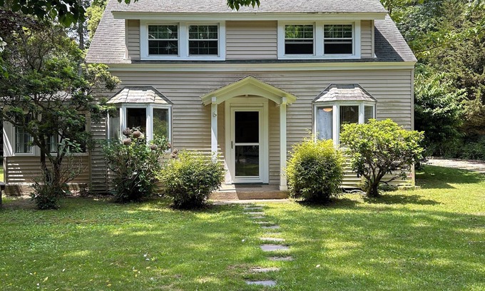 Peconic House | Warm Peconic home…short walk to a private beach.