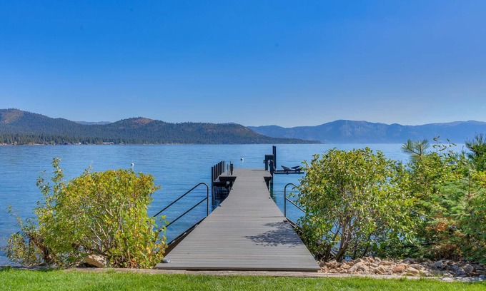 Carnelian Bay House | Water's Edge - Lakefront - TLUXP