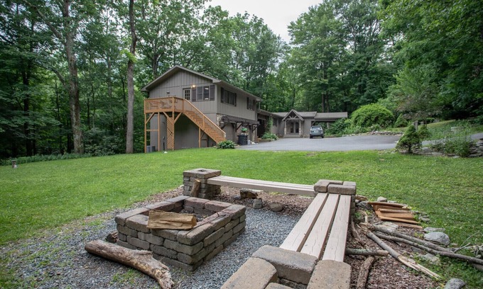 Banner Elk Cabin | Waterfalls in your Backyard with Hot Tub