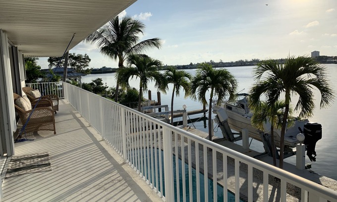Marathon House | Waterfront,100' seawall W/Dockage up to 30', Pool, Easy Ocean & Gulf Access!