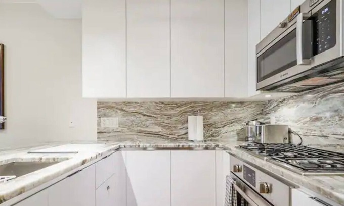 Lower Lonsdale Condo | Waterfront 2 Bedroom Apartment North Vancouver!