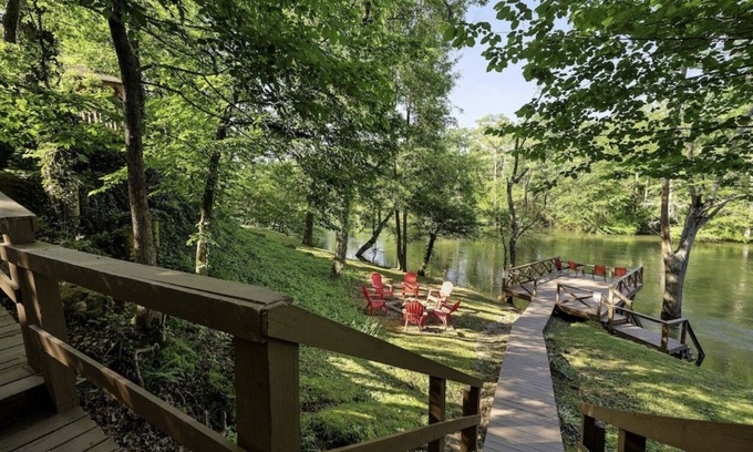 Broken Bow Cabin | Waterfront 4 bedroom Cabin with Outdoor Amenities