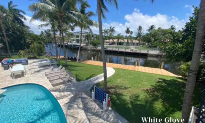 Deerfield Beach Villa | Waterfront 6BR Heated Pool Jacuzzi Close To Beach