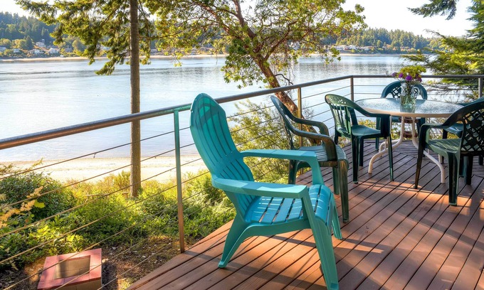Rollingbay House | Waterfront Bainbridge Island Home: Stunning Views!