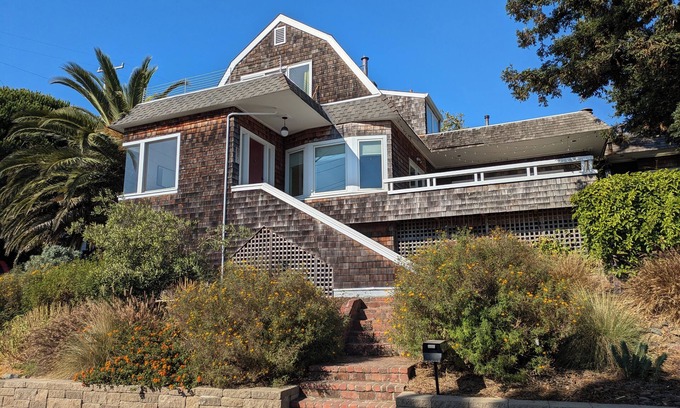 Point Richmond House | Waterfront Bay VIEWS, VIEWS, VIEWS! Spacious retreat, SF, Napa, UCB!