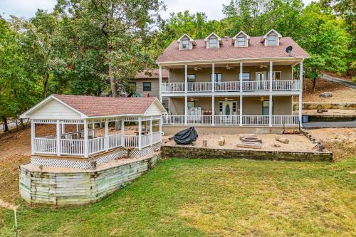 Sylvan Shores House | Waterfront Beaver Lake House with Deck and Fire Pit!