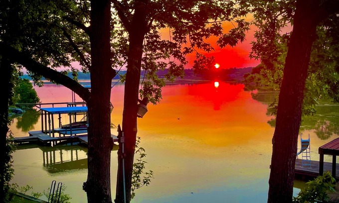 Trinity House | Waterfront, Boat Dock, Great Fishing - Long Term Renters Welcome - Sleeps 9