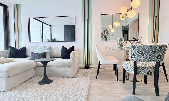 Land of the Presidents Apartment | Waterfront boutique resort pad