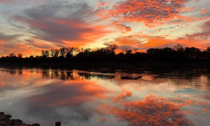 St. Joseph Cabin | Waterfront Cabin w/Sunset View, WiFi, HUGE yard, and Fire-pit!