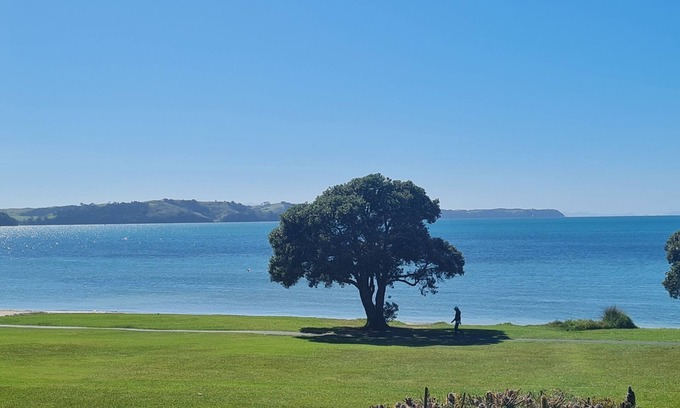 Snells Beach House | Waterfront Charm - Snells Beach Holiday Home