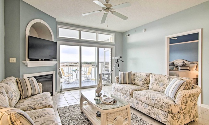 Crisfield Condo | Waterfront Chesapeake Bay Condo w/Boat Slip!