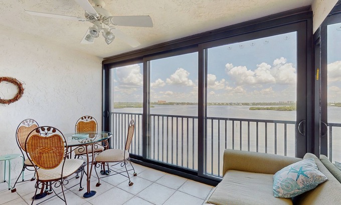 Siesta Key Condo | Waterfront condo with pool, internet & breathtaking balcony views