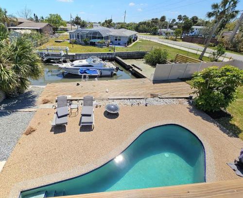 Intracoastal Homes House | Waterfront hideaway on the canal BDRM