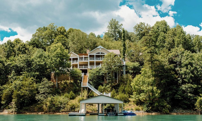 La Follette House | Waterfront Home on Norris Lake w/Boat Slip!