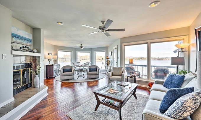 Lake Hamilton Condo | Waterfront Hot Springs Condo: Pool, Hot Tub Access