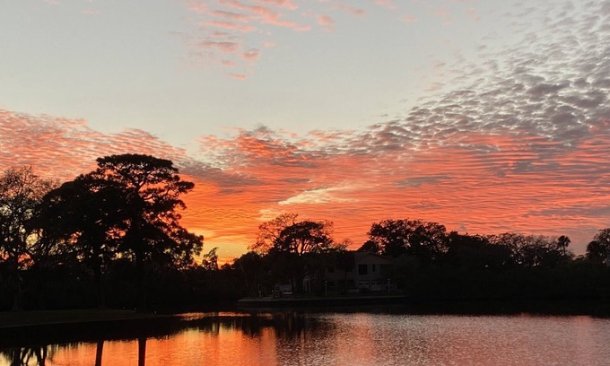 Grand View Park House | Waterfront House sleeps 6