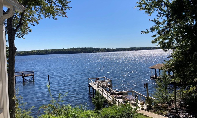 Terrell Apartment | Waterfront! Lake Norman Couples Getaway - One Bedroom Apt.
