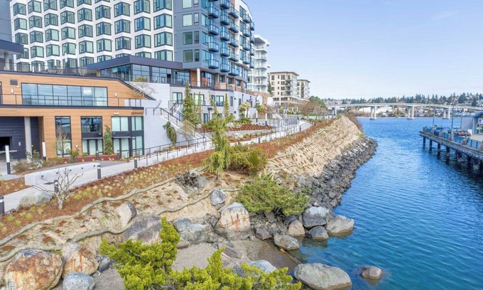 Retsil Apartment | Waterfront Marina Square Extended Stay Hotel. Pet Friendly!!