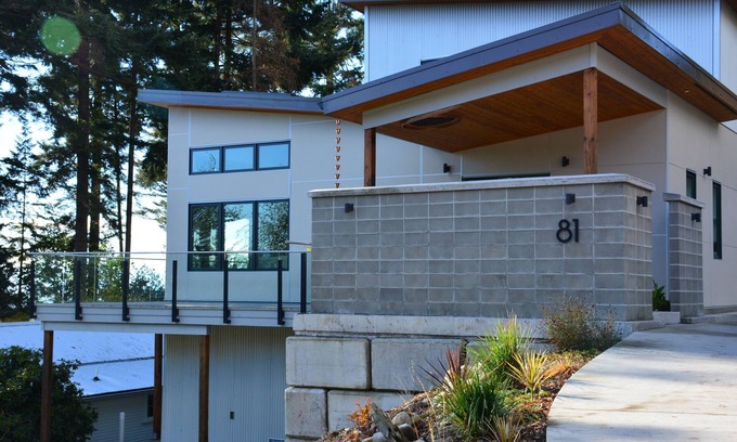 Gibsons House | Waterfront Mid Century Modern, Brand New 4300 sq. ft. Getaway. Perfect Location