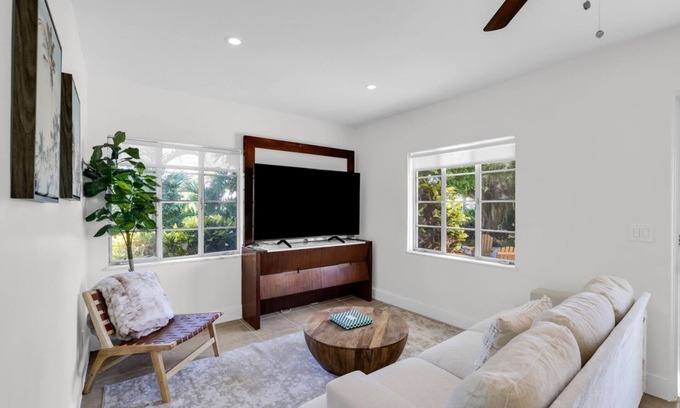 Palm Beach Shores Condo | Waterfront Oasis Palm Beach Shores, FL #4