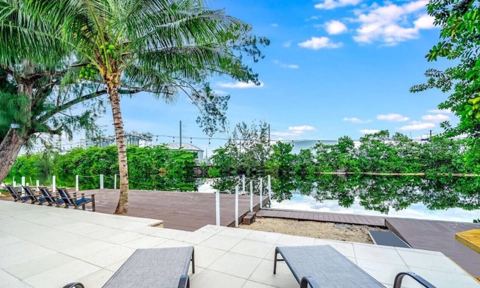 Fort Lauderdale House | WaterFront Oasis+Kayaks 1 Mile to HardRock Casino!
