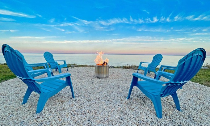 Reedville House | Waterfront,Private Beach,Chesapeake Bay,Kayaks, Paddleboards,Sunrises,Wildlife