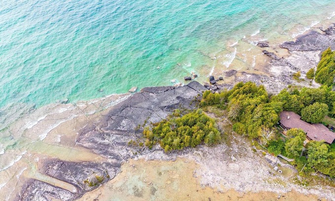 Northern Bruce Peninsula House | Waterfront Private cottage | New Reno | 9 guests