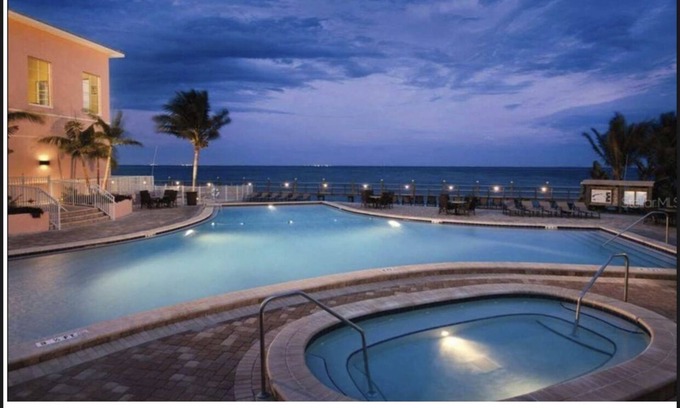 St. Petersburg Condo | Waterfront Resort Style Condo