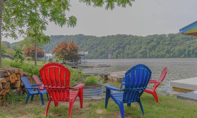 Hiwassee House | Waterfront retreat with private dock, wraparound deck & stunning lake views.