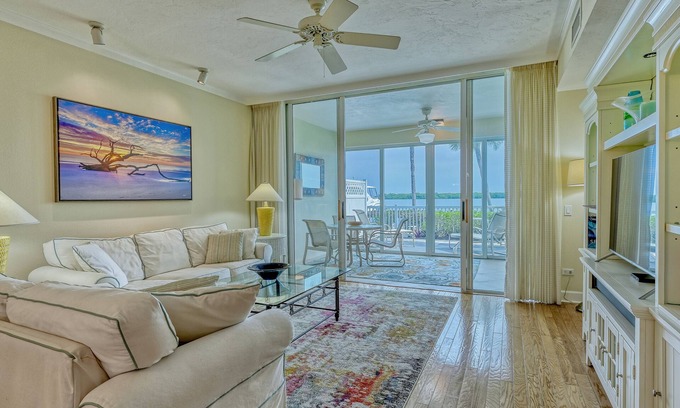 Whitney Beach Condo | Waterfront ❤ Spa/Pool ❤ Private Paradise on LBK !