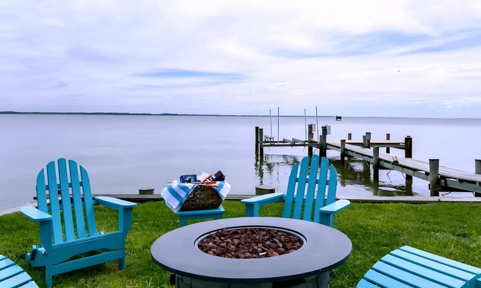 Tilghman House | Waterfront Tilghman Retreat with Dock, Fire Pit & Sunsets
